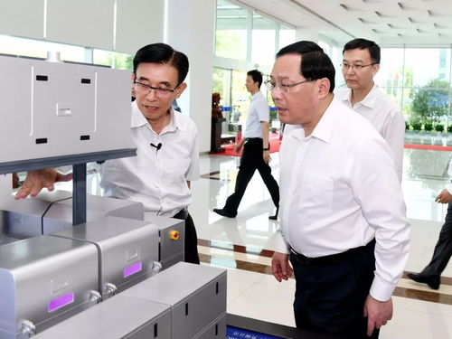 李强调研上海半导体产业，强调集中力量突破核心关键技术，强化技术服务支撑