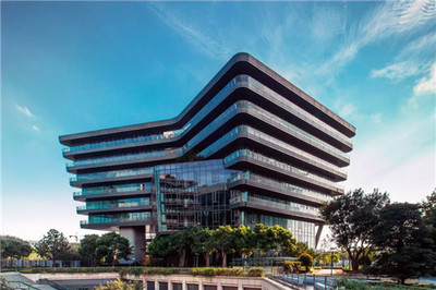 东方网携手上海技术服务 打造数字化转型的智能引擎